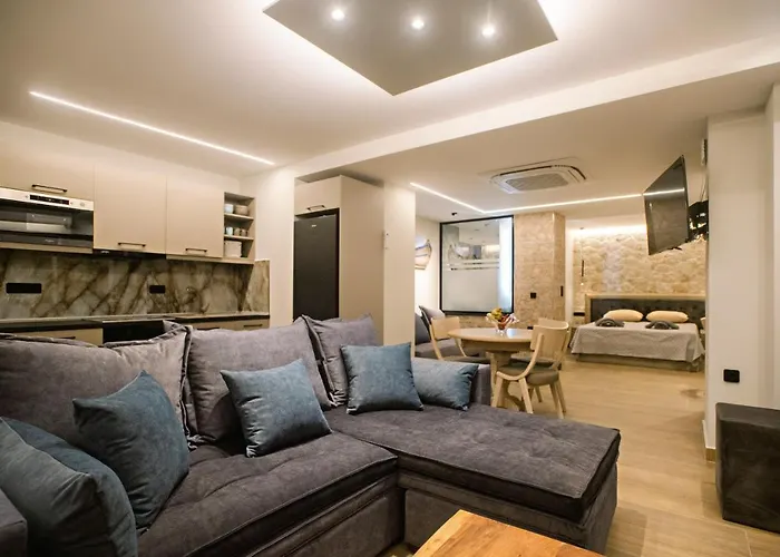 Black Rocks Luxury Seafront Beach Suite