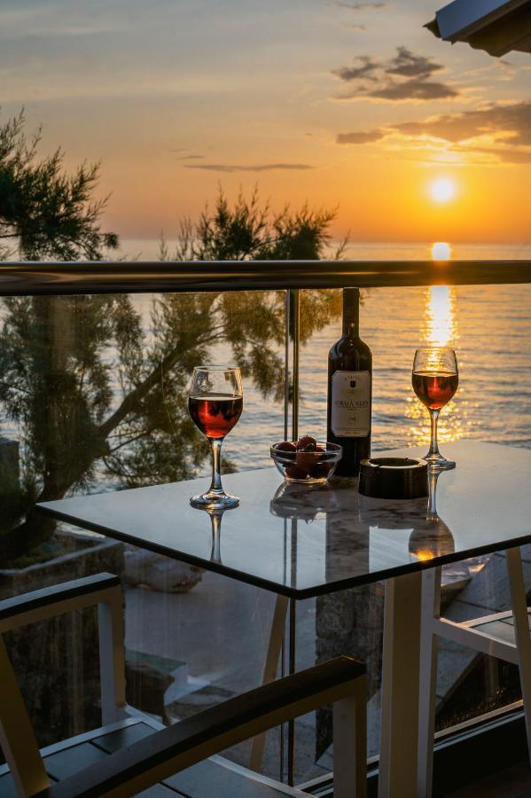 Black Rocks Luxury Seafront Agios Gordios (Corfu)
