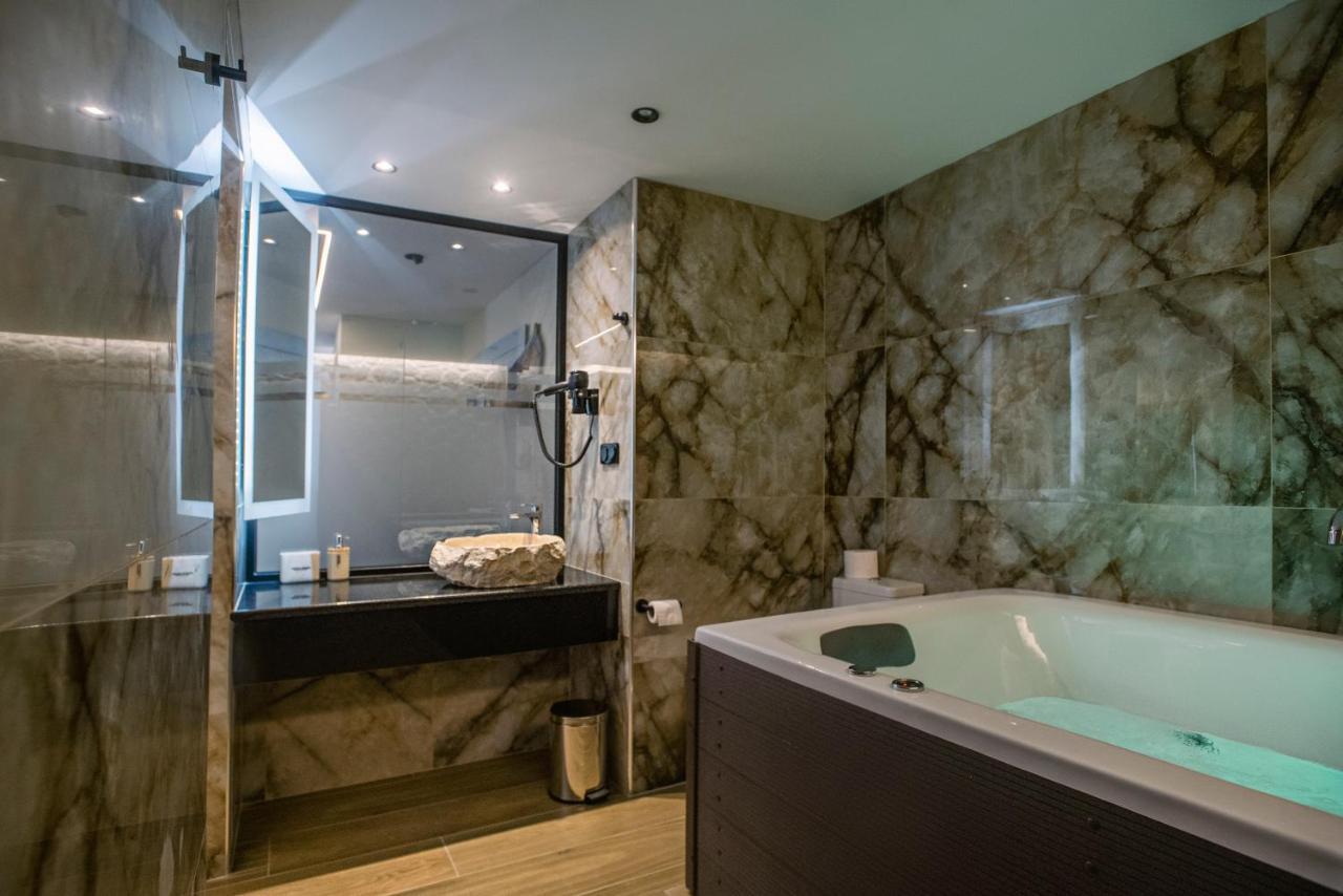 Hébergement de vacances Black Rocks Luxury Seafront