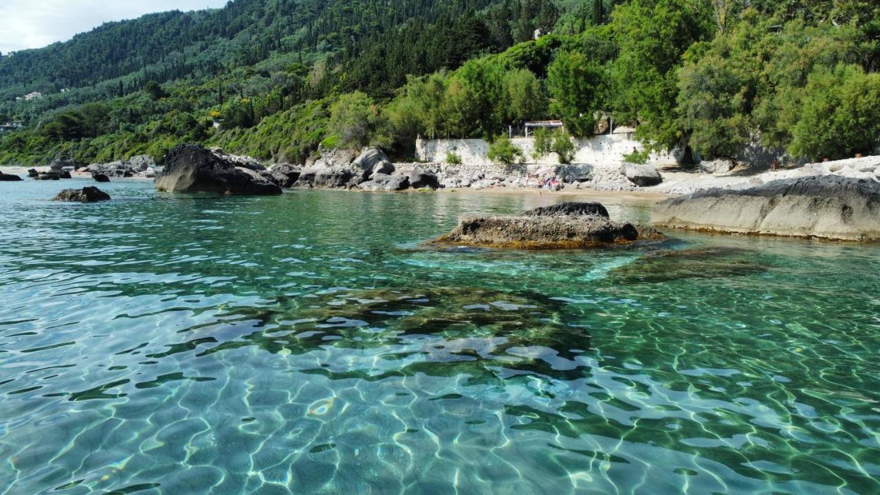 Black Rocks Luxury Seafront Hébergement de vacances *