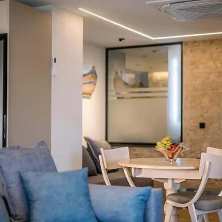 Black Rocks Luxury Seafront Beach Suite Agios Gordios  Exterior photo