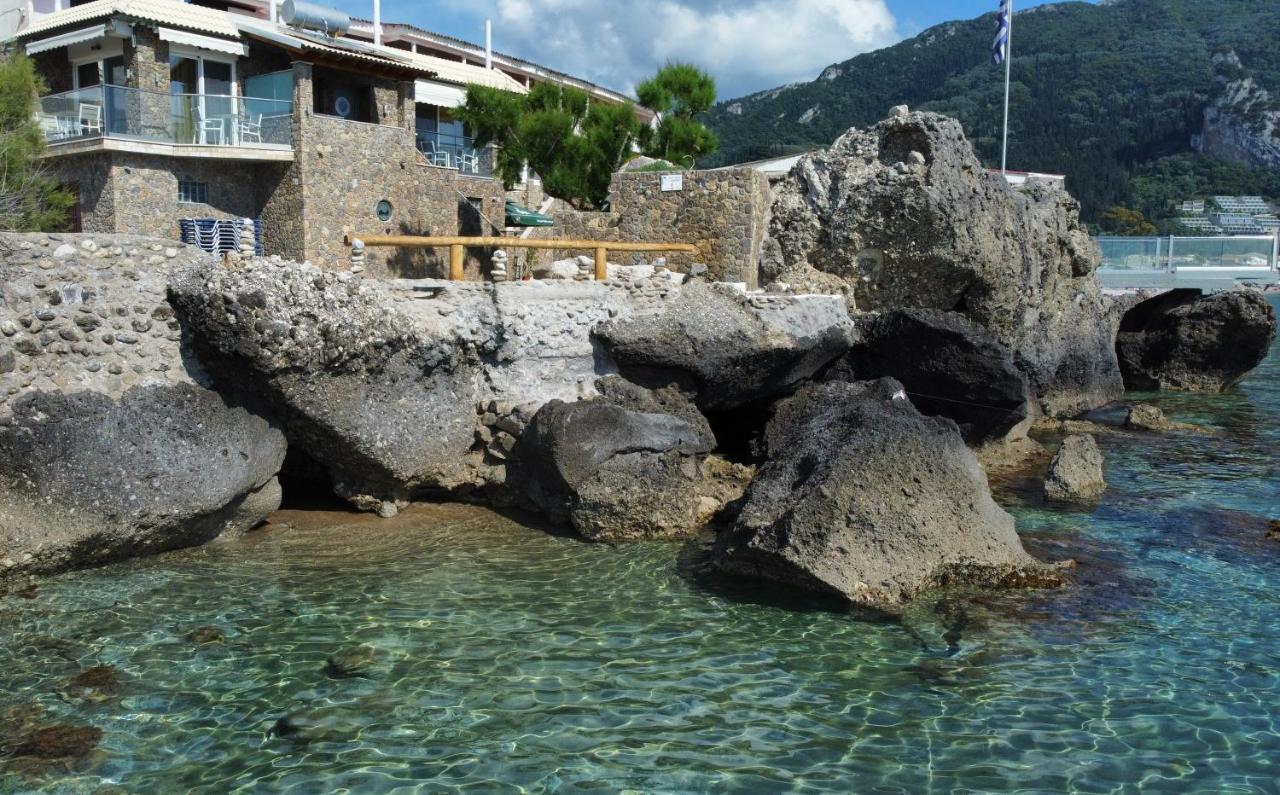 Black Rocks Luxury Seafront Holiday home